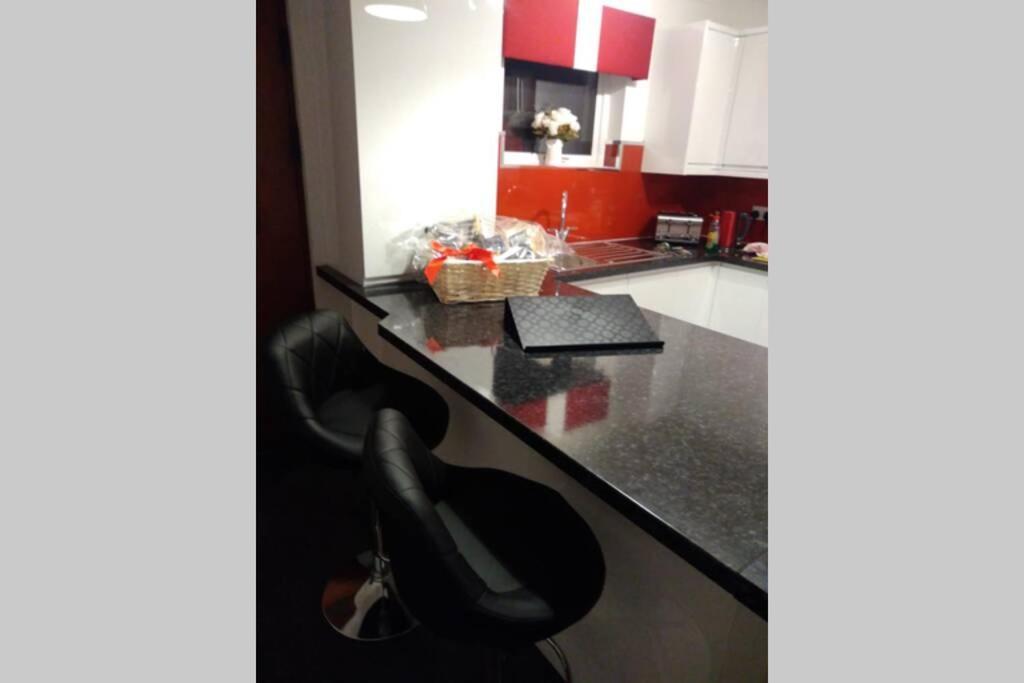 The Cottage - Hot Tub - Nr Glasgow - Self Check-In Coatbridge Dış mekan fotoğraf