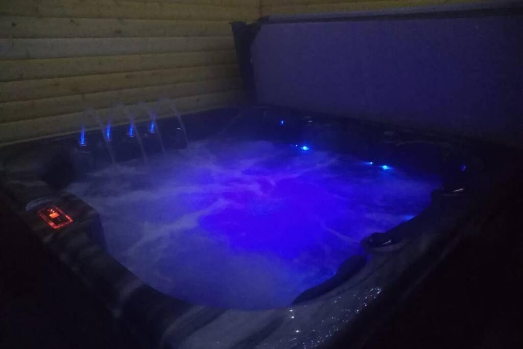 The Cottage - Hot Tub - Nr Glasgow - Self Check-In Coatbridge Dış mekan fotoğraf