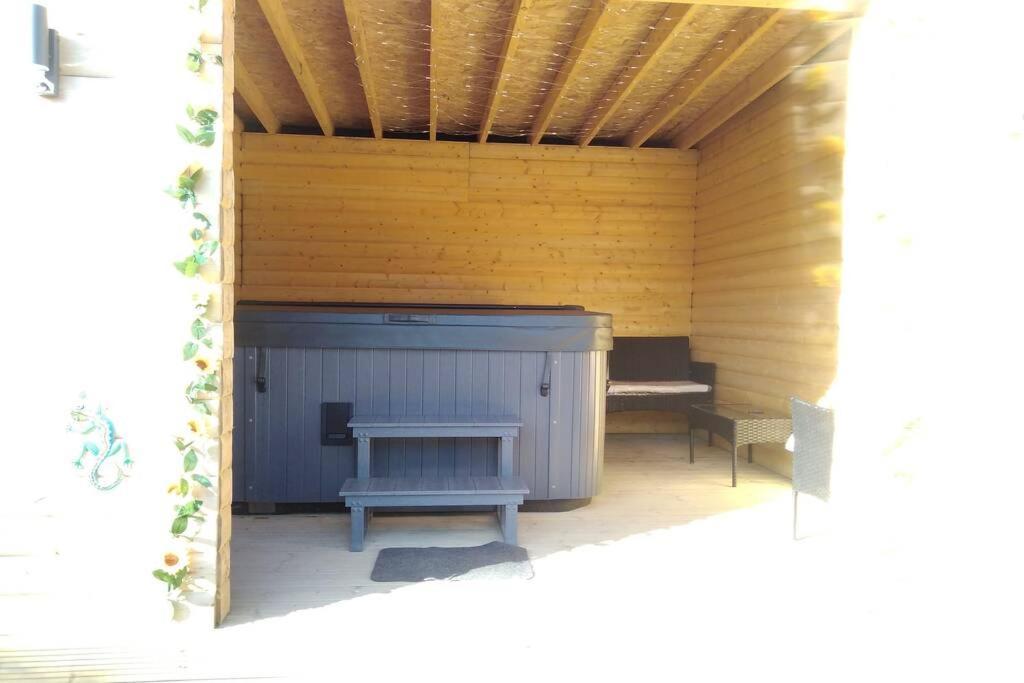The Cottage - Hot Tub - Nr Glasgow - Self Check-In Coatbridge Dış mekan fotoğraf
