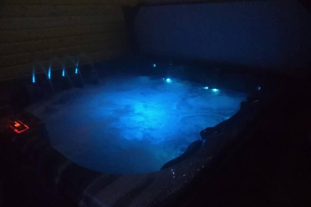 The Cottage - Hot Tub - Nr Glasgow - Self Check-In Coatbridge Dış mekan fotoğraf